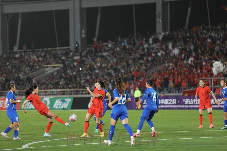 中国女足友谊赛0:3负于美国女足 中国女足友谊赛0:3负于美国女足